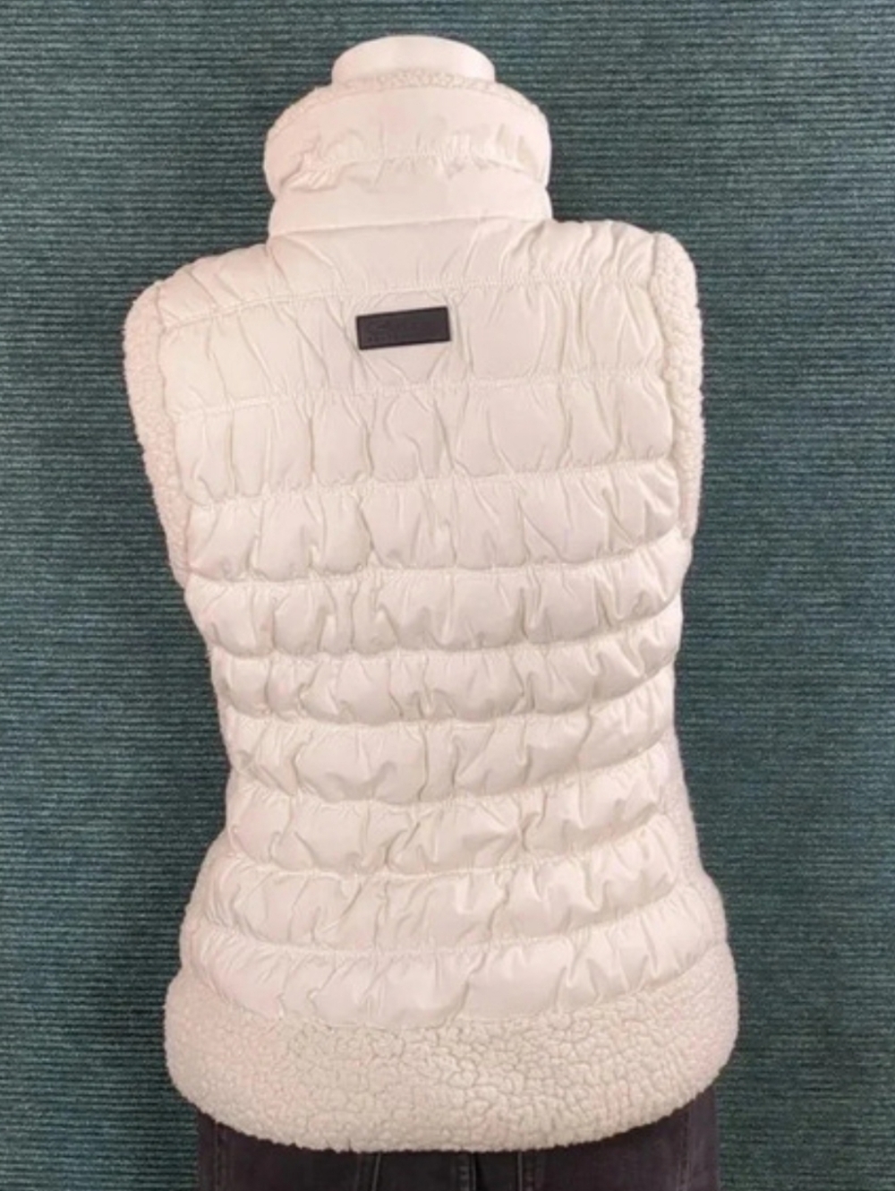 Calvin Klein Performance Sherpa Puffer Vest - Picture 6 of 17